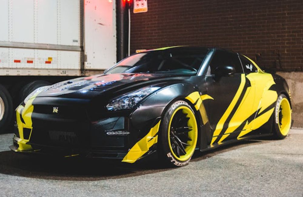 6 Ways to Incorporate Branding into Car Wrap Designs